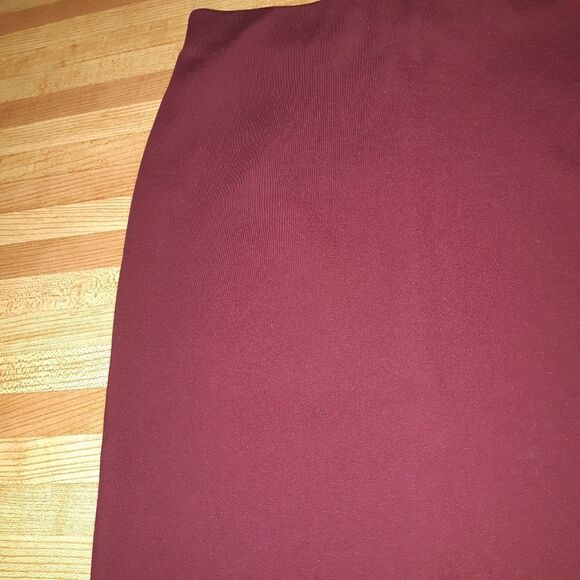 Le Chateau Burgundy Pencil Skirt - Picture 4 of 6